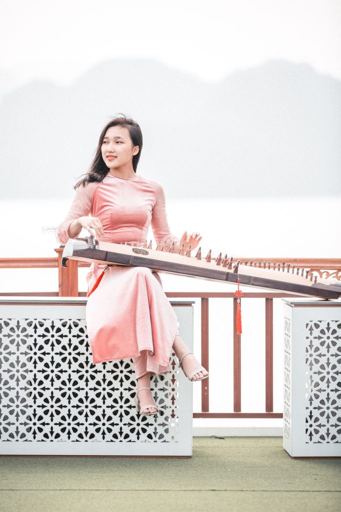 Chơi Đàn Tranh Giúp Cân Bằng Tâm Lý 01