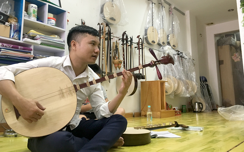 Khóa Học Đàn Nguyệt - Người Cao Tuổi