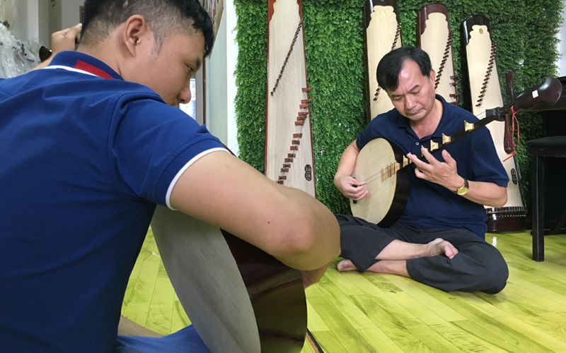 Khóa Học Đàn Nguyệt - Người Cao Tuổi