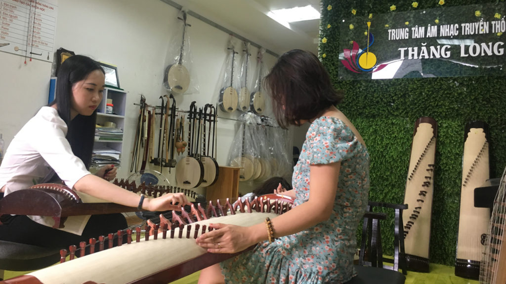 Khóa Học Đàn Tranh - Người Lớn Tuổi