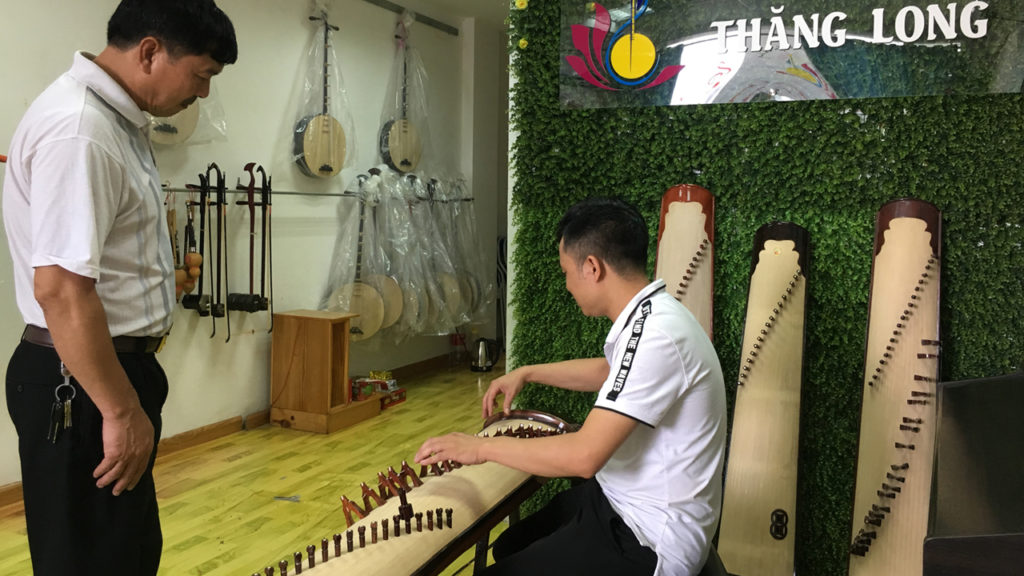 Khóa Học Đàn Tranh - Người Lớn Tuổi